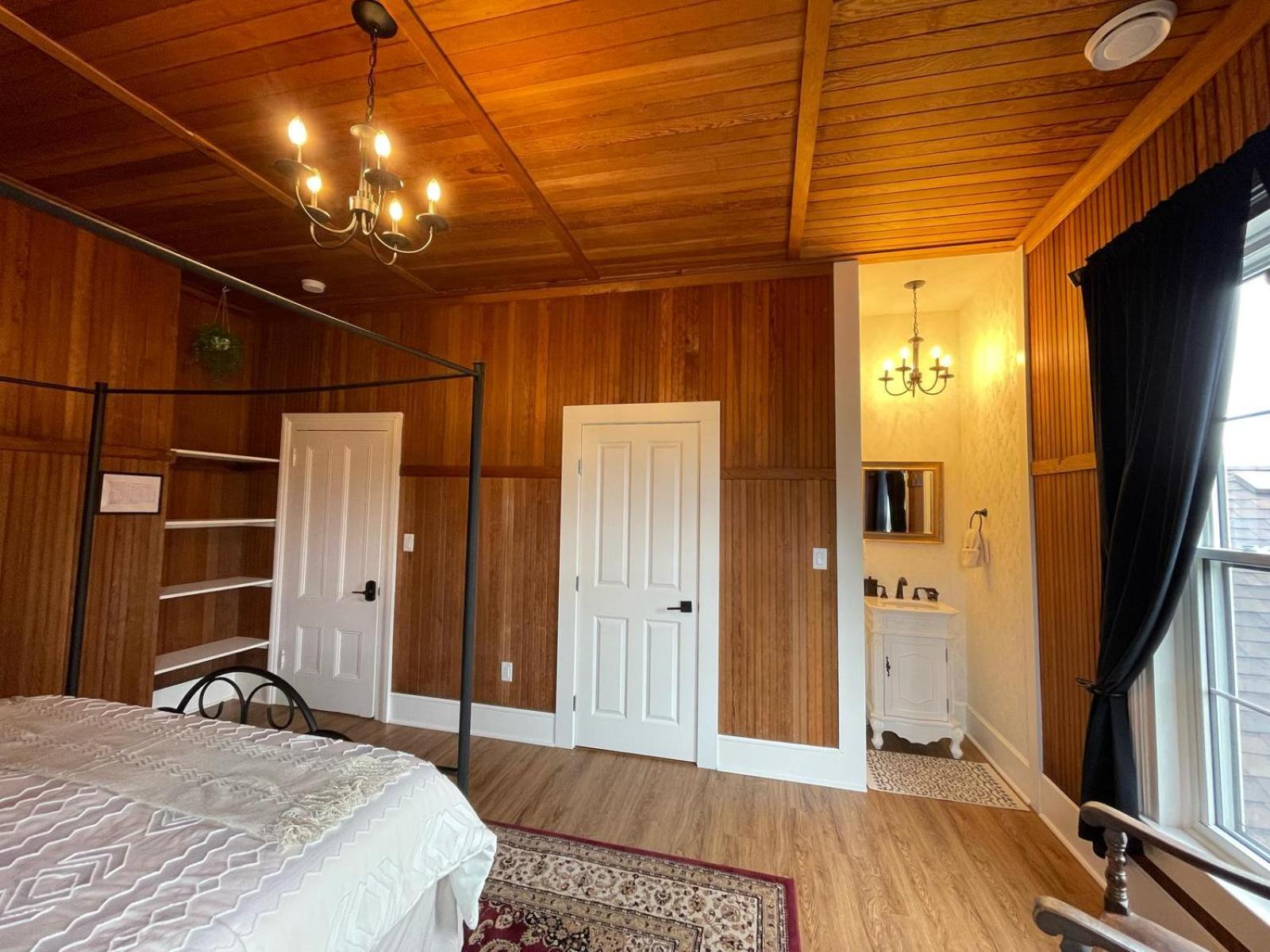 Woodside Farm Country Inn Sooke Exterior photo